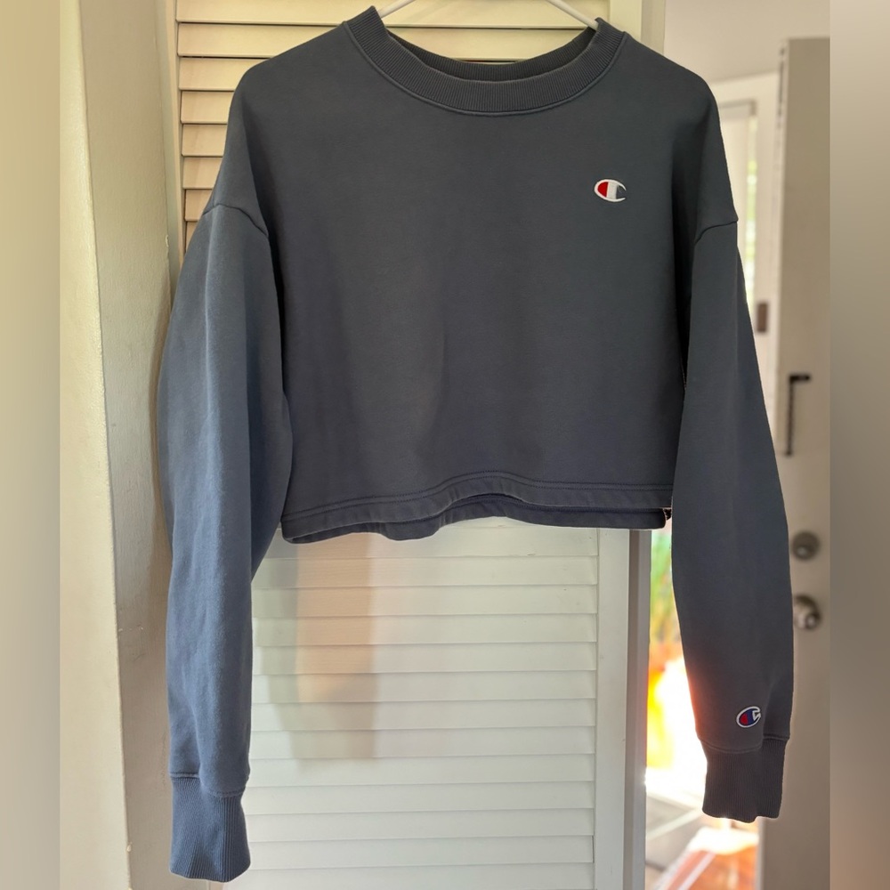 Long Sleeve Boxy Crop Champion Sweatshirt Blue Gray 100% cotton Size Medium